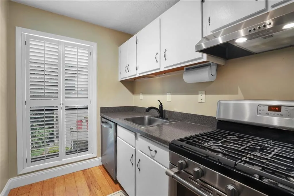1509 Woodcliff Drive, Sandy Springs, Georgia 30350, 2 Bedrooms Bedrooms, ,1 BathroomBathrooms,Residential,Sold,1509 Woodcliff Drive,6920952
