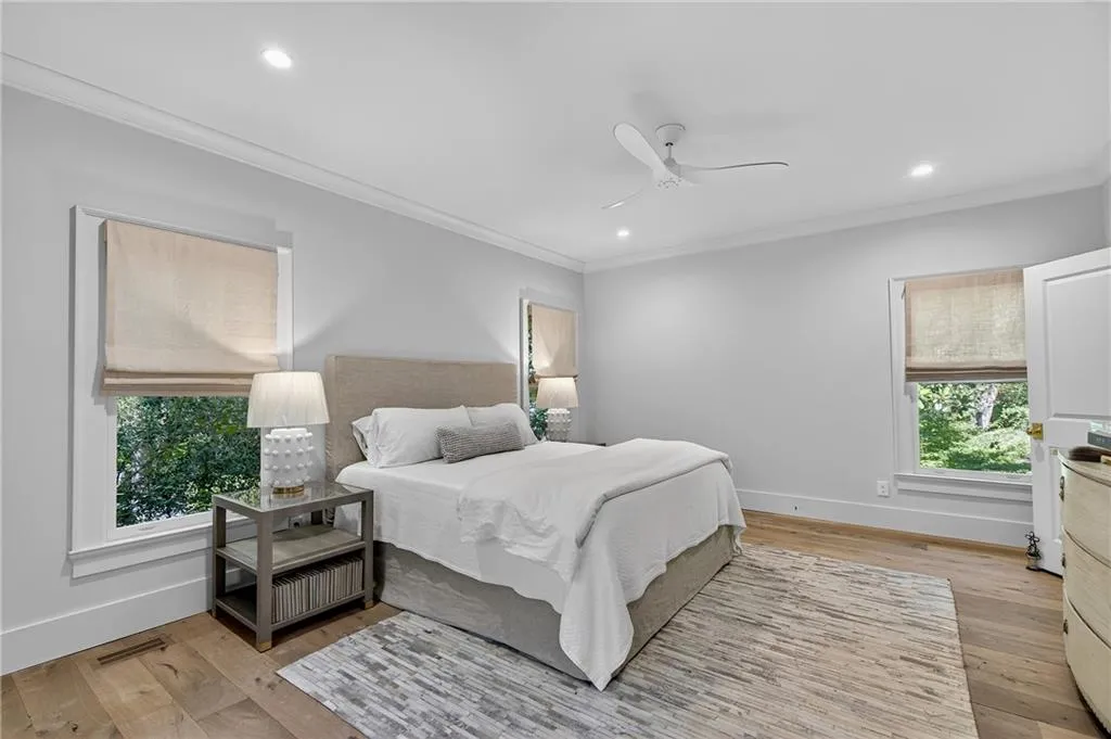 3280 W Roxboro Road Ne, Atlanta, Georgia 30324, 5 Bedrooms Bedrooms, ,4 BathroomsBathrooms,Residential,For Sale,3280 W Roxboro Road Ne,7676274