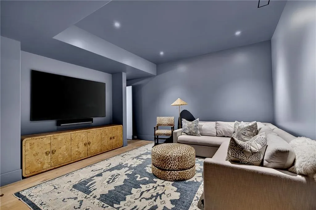 3280 W Roxboro Road Ne, Atlanta, Georgia 30324, 5 Bedrooms Bedrooms, ,4 BathroomsBathrooms,Residential,For Sale,3280 W Roxboro Road Ne,7676274