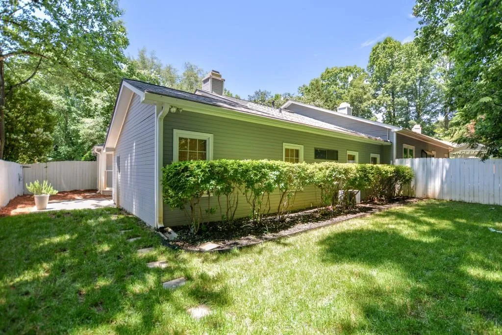 2992 Crosswycke Forest Drive Ne, Brookhaven, Georgia 30319, 2 Bedrooms Bedrooms, ,2 BathroomsBathrooms,Residential,For Sale,2992 Crosswycke Forest Drive Ne,7637040