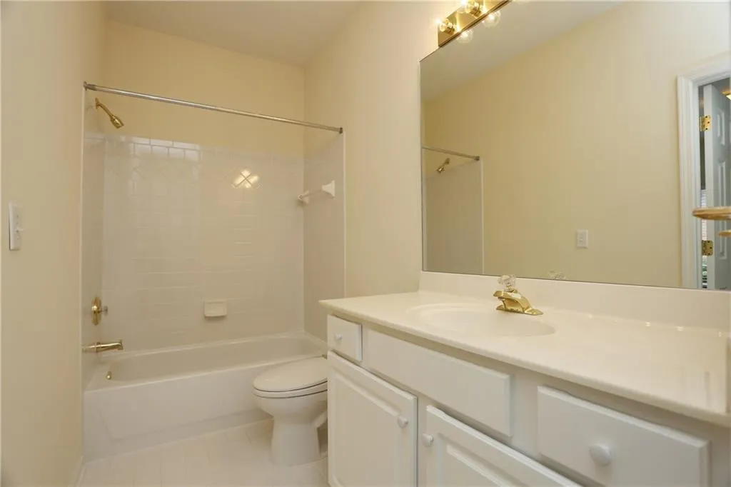 1010 Lancaster Walk, Sandy Springs, Georgia 30328, 4 Bedrooms Bedrooms, ,3 BathroomsBathrooms,Residential,Sold,1010 Lancaster Walk,5743547