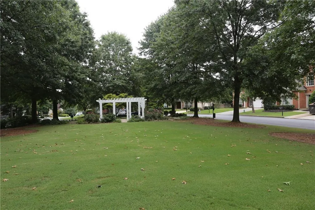 1010 Lancaster Walk, Sandy Springs, Georgia 30328, 4 Bedrooms Bedrooms, ,3 BathroomsBathrooms,Residential,Sold,1010 Lancaster Walk,5743547