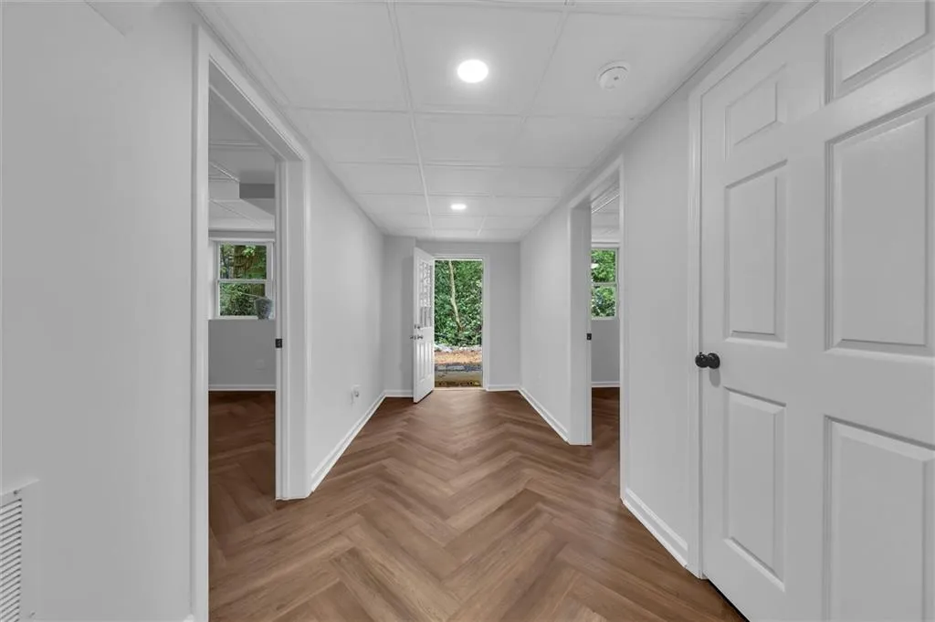 495 Valley Lane Ne, Atlanta, Georgia 30328, 5 Bedrooms Bedrooms, ,3 BathroomsBathrooms,Residential,Sold,495 Valley Lane Ne,7498024
