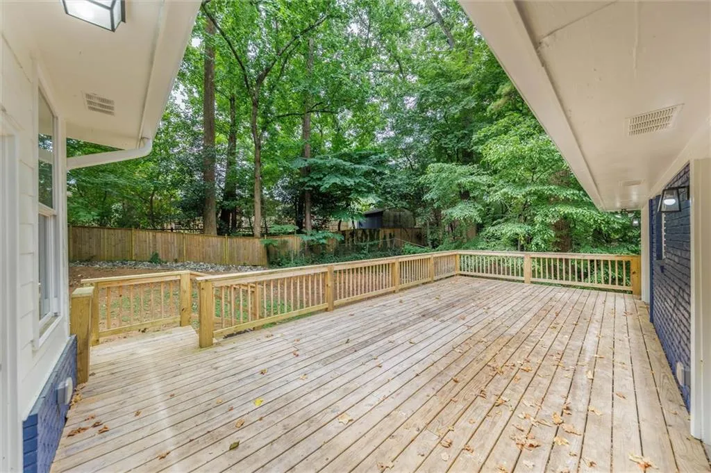 495 Valley Lane Ne, Atlanta, Georgia 30328, 5 Bedrooms Bedrooms, ,3 BathroomsBathrooms,Residential,Sold,495 Valley Lane Ne,7498024