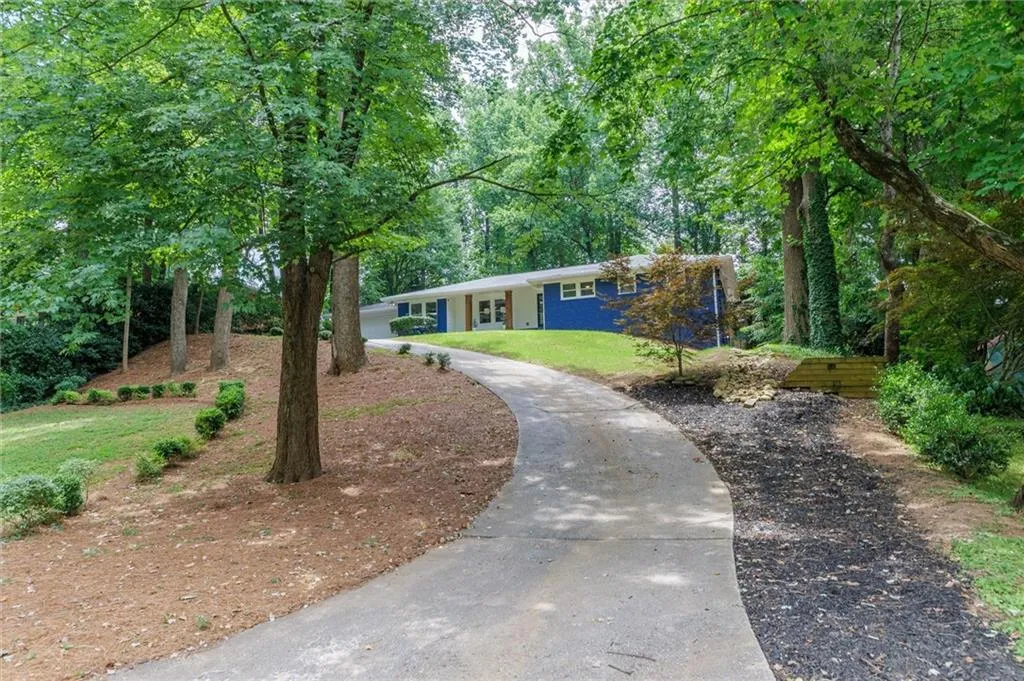 495 Valley Lane Ne, Atlanta, Georgia 30328, 5 Bedrooms Bedrooms, ,3 BathroomsBathrooms,Residential,Sold,495 Valley Lane Ne,7498024