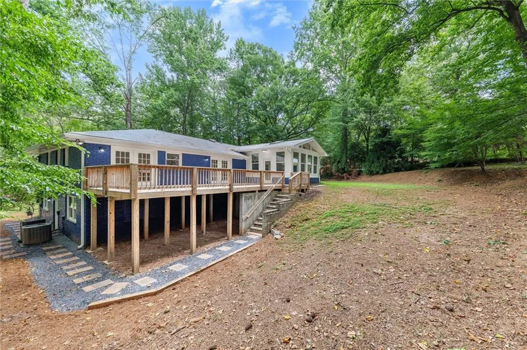 495 Valley Lane Ne, Atlanta, Georgia 30328, 5 Bedrooms Bedrooms, ,3 BathroomsBathrooms,Residential,Sold,495 Valley Lane Ne,7498024