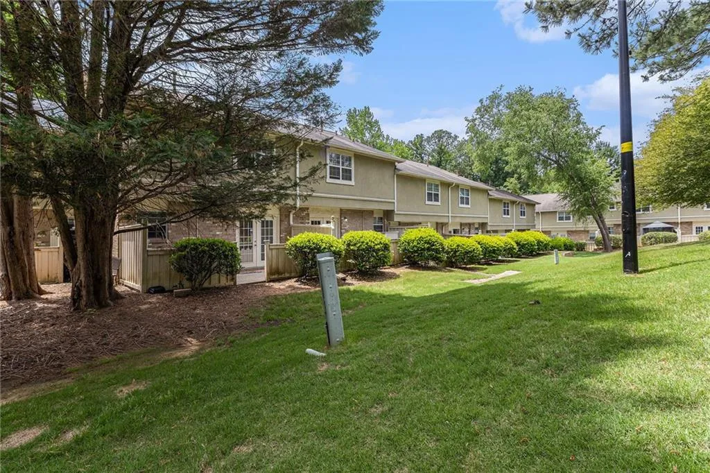 6900 Roswell Road Unit 6f, Atlanta, Georgia 30328, 2 Bedrooms Bedrooms, ,2 BathroomsBathrooms,Residential,For Sale,6900 Roswell Road Unit 6f,7656478