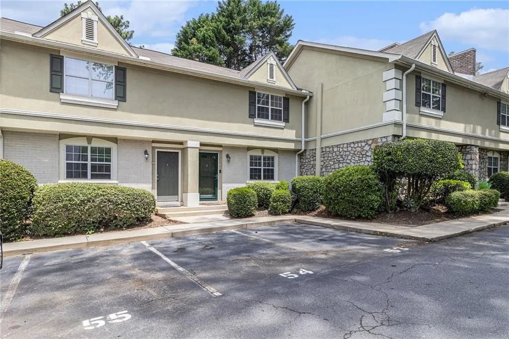 6900 Roswell Road Unit 6f, Atlanta, Georgia 30328, 2 Bedrooms Bedrooms, ,2 BathroomsBathrooms,Residential,For Sale,6900 Roswell Road Unit 6f,7656478