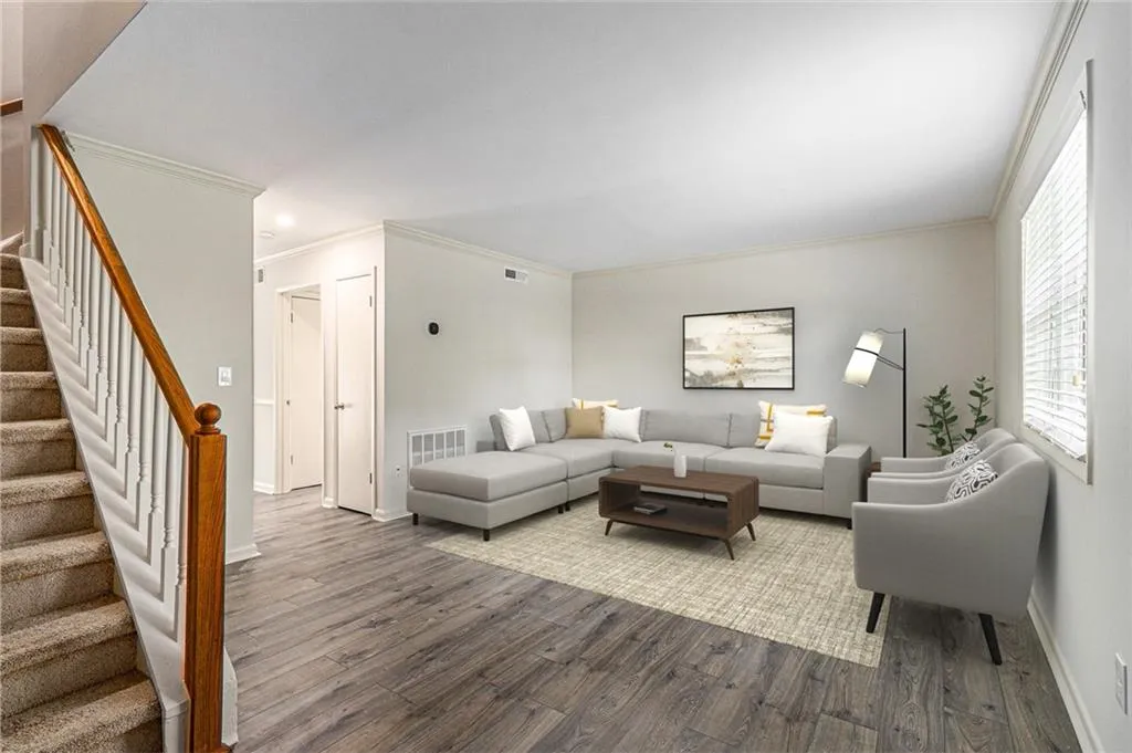 6900 Roswell Road Unit 6f, Atlanta, Georgia 30328, 2 Bedrooms Bedrooms, ,2 BathroomsBathrooms,Residential,For Sale,6900 Roswell Road Unit 6f,7656478