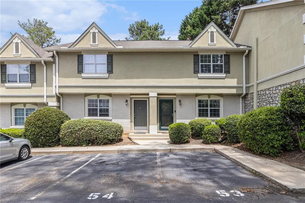 6900 Roswell Road Unit 6f, Atlanta, Georgia 30328, 2 Bedrooms Bedrooms, ,2 BathroomsBathrooms,Residential,For Sale,6900 Roswell Road Unit 6f,7656478