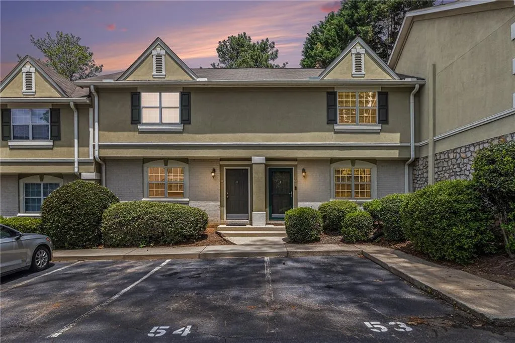 6900 Roswell Road Unit 6f, Atlanta, Georgia 30328, 2 Bedrooms Bedrooms, ,2 BathroomsBathrooms,Residential,For Sale,6900 Roswell Road Unit 6f,7656478
