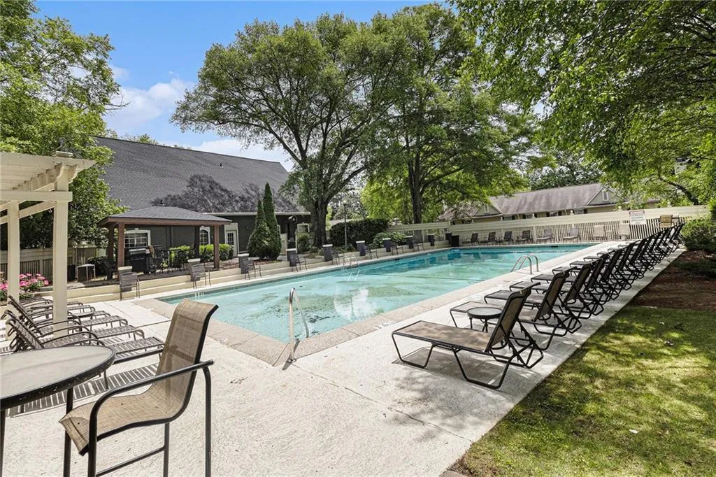 6900 Roswell Road Unit 6f, Atlanta, Georgia 30328, 2 Bedrooms Bedrooms, ,2 BathroomsBathrooms,Residential,For Sale,6900 Roswell Road Unit 6f,7656478