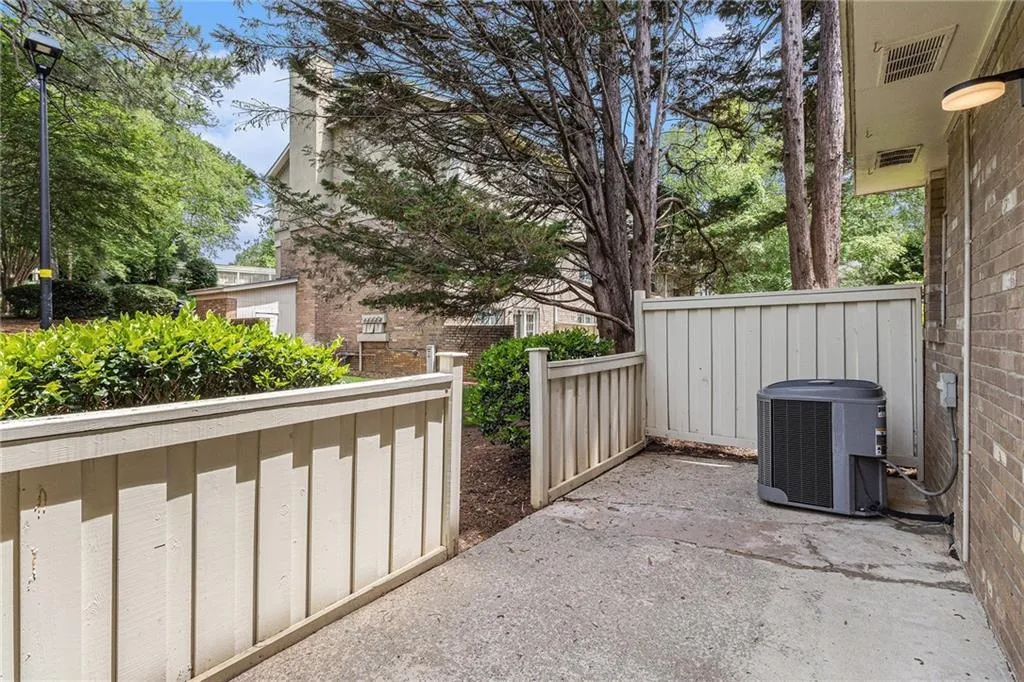 6900 Roswell Road Unit 6f, Atlanta, Georgia 30328, 2 Bedrooms Bedrooms, ,2 BathroomsBathrooms,Residential,For Sale,6900 Roswell Road Unit 6f,7656478