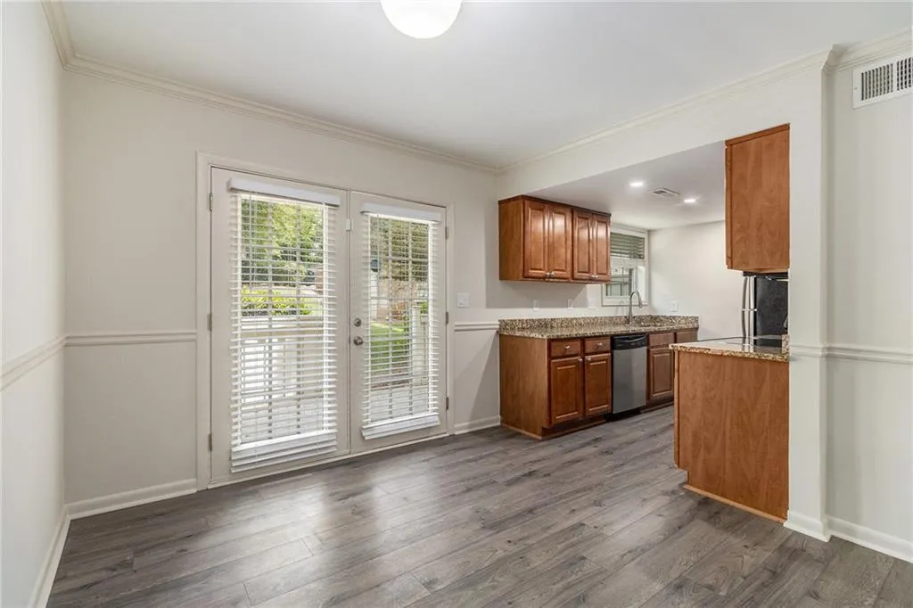 6900 Roswell Road Unit 6f, Atlanta, Georgia 30328, 2 Bedrooms Bedrooms, ,2 BathroomsBathrooms,Residential,For Sale,6900 Roswell Road Unit 6f,7656478