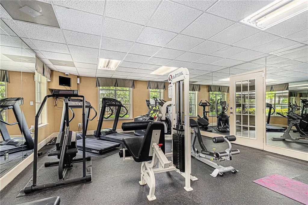 6900 Roswell Road Unit 6f, Atlanta, Georgia 30328, 2 Bedrooms Bedrooms, ,2 BathroomsBathrooms,Residential,For Sale,6900 Roswell Road Unit 6f,7656478