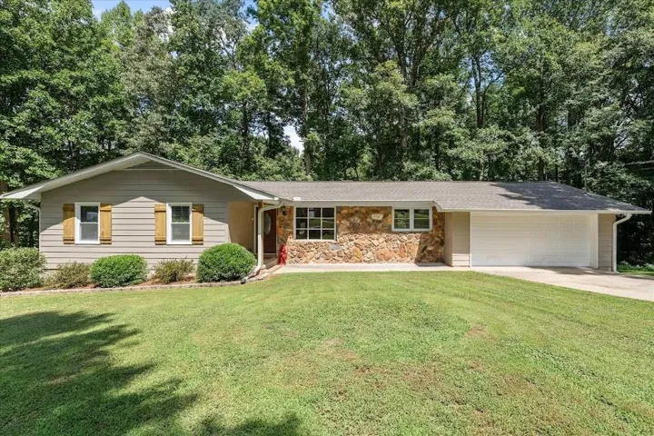 215 Eldorado Drive, Carrollton, Georgia 30116