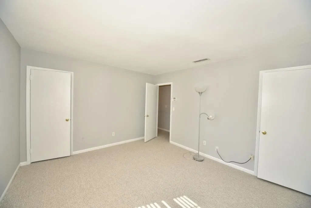 6520 Roswell Road Unit 115, Atlanta, Georgia 30328, 2 Bedrooms Bedrooms, ,1 BathroomBathrooms,Residential,Sold,6520 Roswell Road Unit 115,5664466