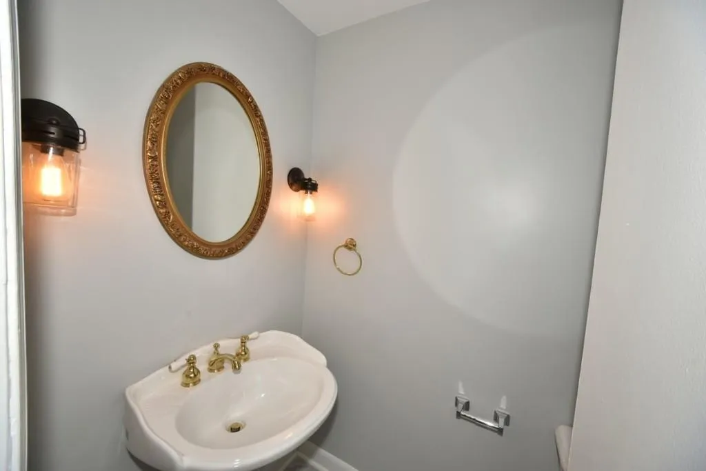 6520 Roswell Road Unit 115, Atlanta, Georgia 30328, 2 Bedrooms Bedrooms, ,1 BathroomBathrooms,Residential,Sold,6520 Roswell Road Unit 115,5664466