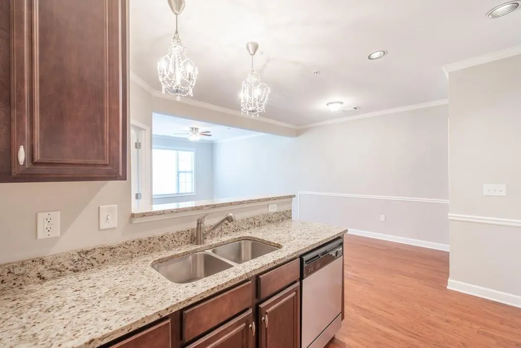 7265 Glisten Avenue Unit 128, Sandy Springs, Georgia 30328, 2 Bedrooms Bedrooms, ,2 BathroomsBathrooms,Residential,Sold,7265 Glisten Avenue Unit 128,6108032