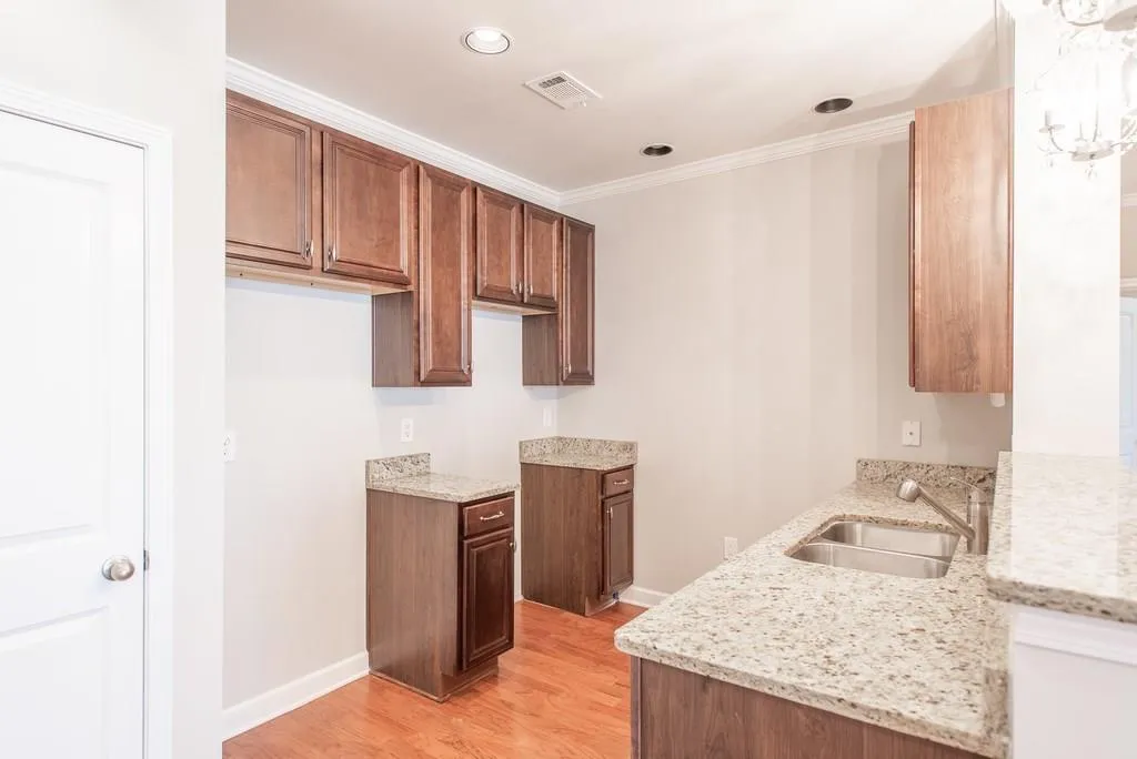 7265 Glisten Avenue Unit 128, Sandy Springs, Georgia 30328, 2 Bedrooms Bedrooms, ,2 BathroomsBathrooms,Residential,Sold,7265 Glisten Avenue Unit 128,6108032