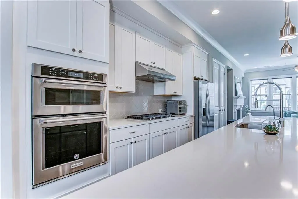 6791 Encore Boulevard, Sandy Springs, Georgia 30328, 4 Bedrooms Bedrooms, ,4 BathroomsBathrooms,Residential,Sold,6791 Encore Boulevard,6750333