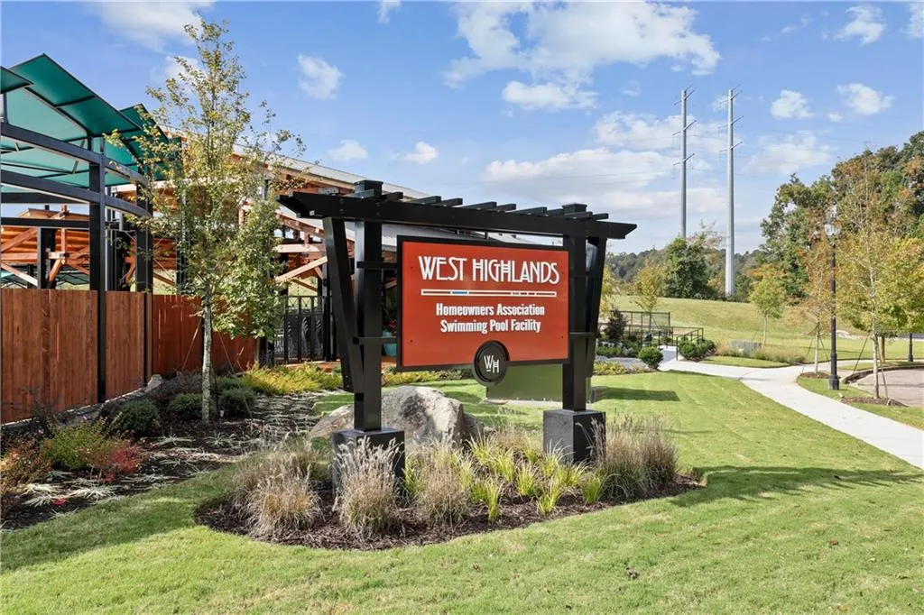 1856 Perry Boulevard Nw, Atlanta, Georgia 30318, 3 Bedrooms Bedrooms, ,3 BathroomsBathrooms,Residential,For Sale,1856 Perry Boulevard Nw,7668721