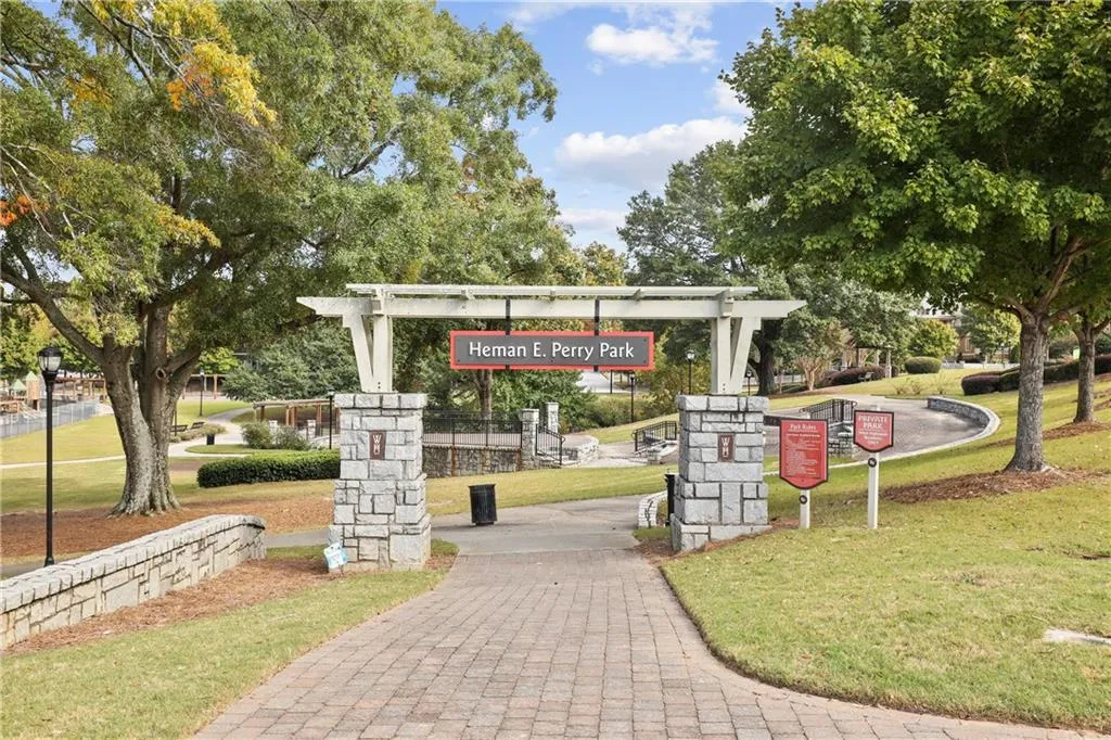 1856 Perry Boulevard Nw, Atlanta, Georgia 30318, 3 Bedrooms Bedrooms, ,3 BathroomsBathrooms,Residential,For Sale,1856 Perry Boulevard Nw,7668721