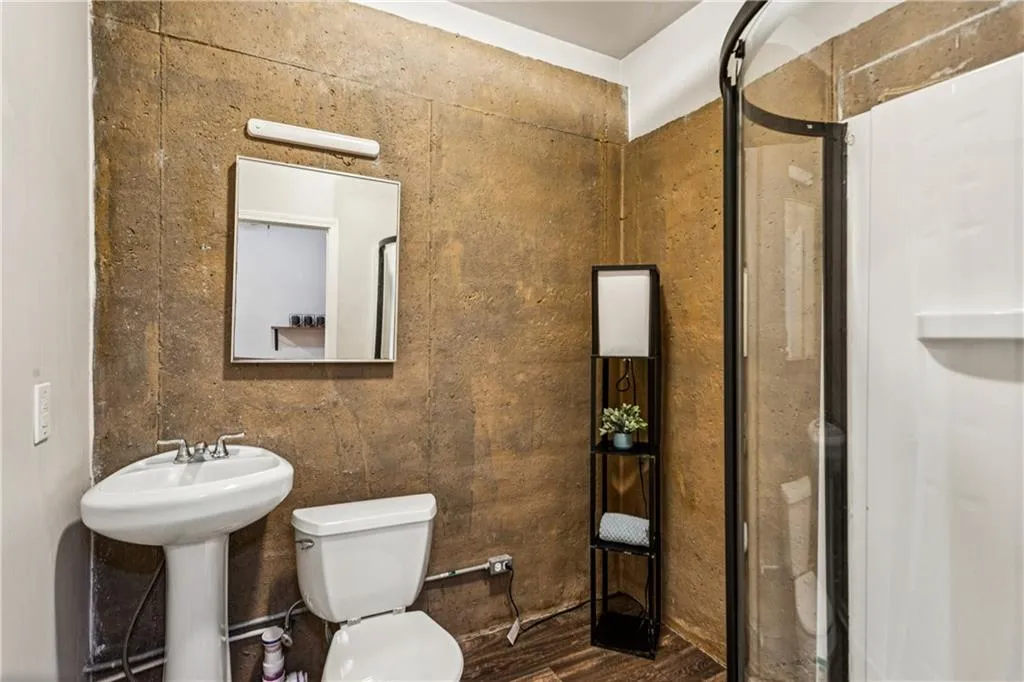 1856 Perry Boulevard Nw, Atlanta, Georgia 30318, 3 Bedrooms Bedrooms, ,3 BathroomsBathrooms,Residential,For Sale,1856 Perry Boulevard Nw,7668721