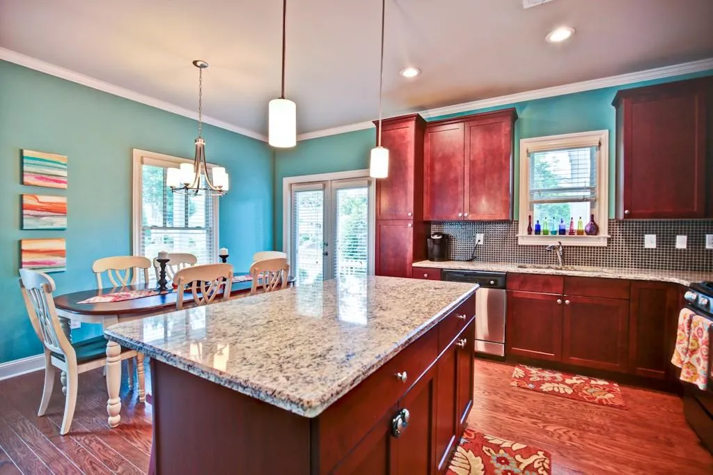 1314 Dupont Park Nw, Atlanta, Georgia 30318, 3 Bedrooms Bedrooms, ,2 BathroomsBathrooms,Residential,Sold,1314 Dupont Park Nw,5714529