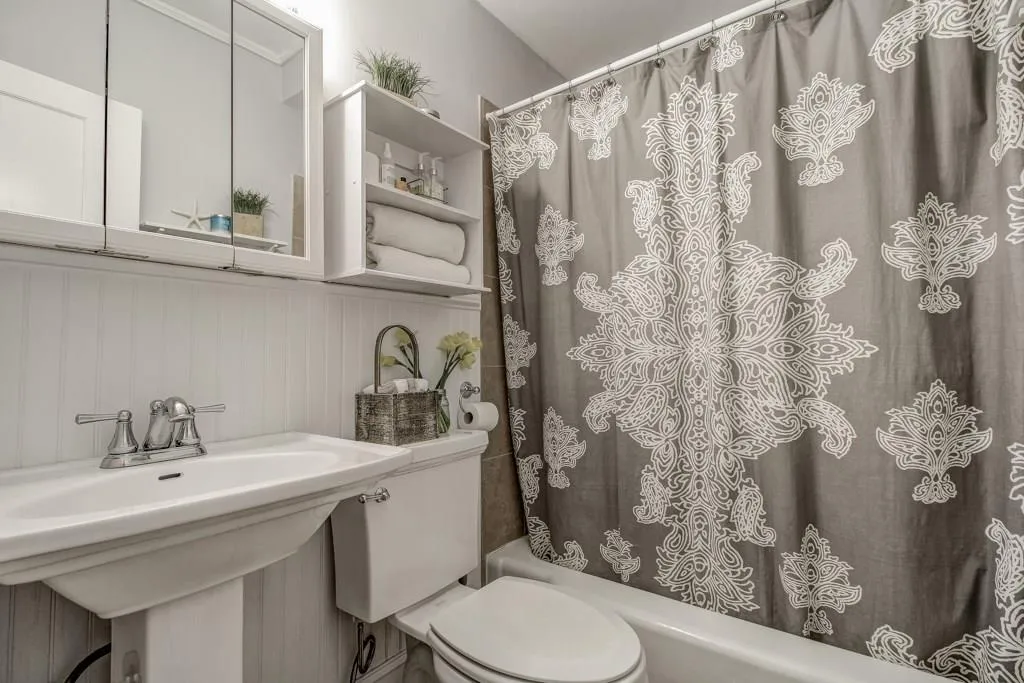 126 Hardeman Road, Sandy Springs, Georgia 30342, 3 Bedrooms Bedrooms, ,3 BathroomsBathrooms,Residential,Sold,126 Hardeman Road,5655369