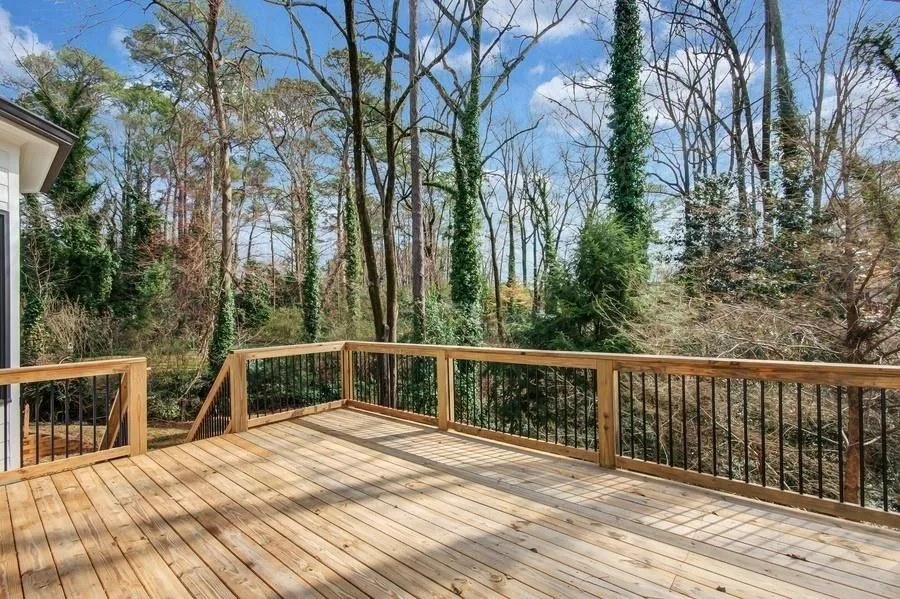 445 Windsor Parkway Ne, Sandy Springs, Georgia 30342, 6 Bedrooms Bedrooms, ,4 BathroomsBathrooms,Residential,Sold,445 Windsor Parkway Ne,6574846