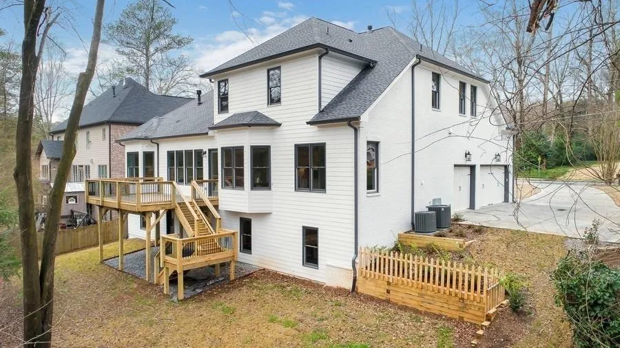 445 Windsor Parkway Ne, Sandy Springs, Georgia 30342, 6 Bedrooms Bedrooms, ,4 BathroomsBathrooms,Residential,Sold,445 Windsor Parkway Ne,6574846