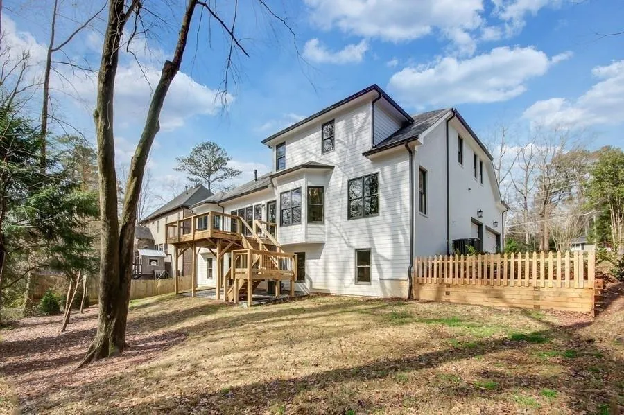 445 Windsor Parkway Ne, Sandy Springs, Georgia 30342, 6 Bedrooms Bedrooms, ,4 BathroomsBathrooms,Residential,Sold,445 Windsor Parkway Ne,6574846
