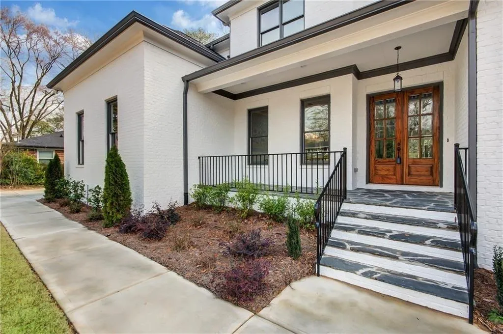 445 Windsor Parkway Ne, Sandy Springs, Georgia 30342, 6 Bedrooms Bedrooms, ,4 BathroomsBathrooms,Residential,Sold,445 Windsor Parkway Ne,6574846