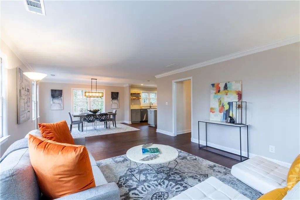 7130 Brandon Mill Road, Sandy Springs, Georgia 30328, 4 Bedrooms Bedrooms, ,3 BathroomsBathrooms,Residential,Sold,7130 Brandon Mill Road,7162667