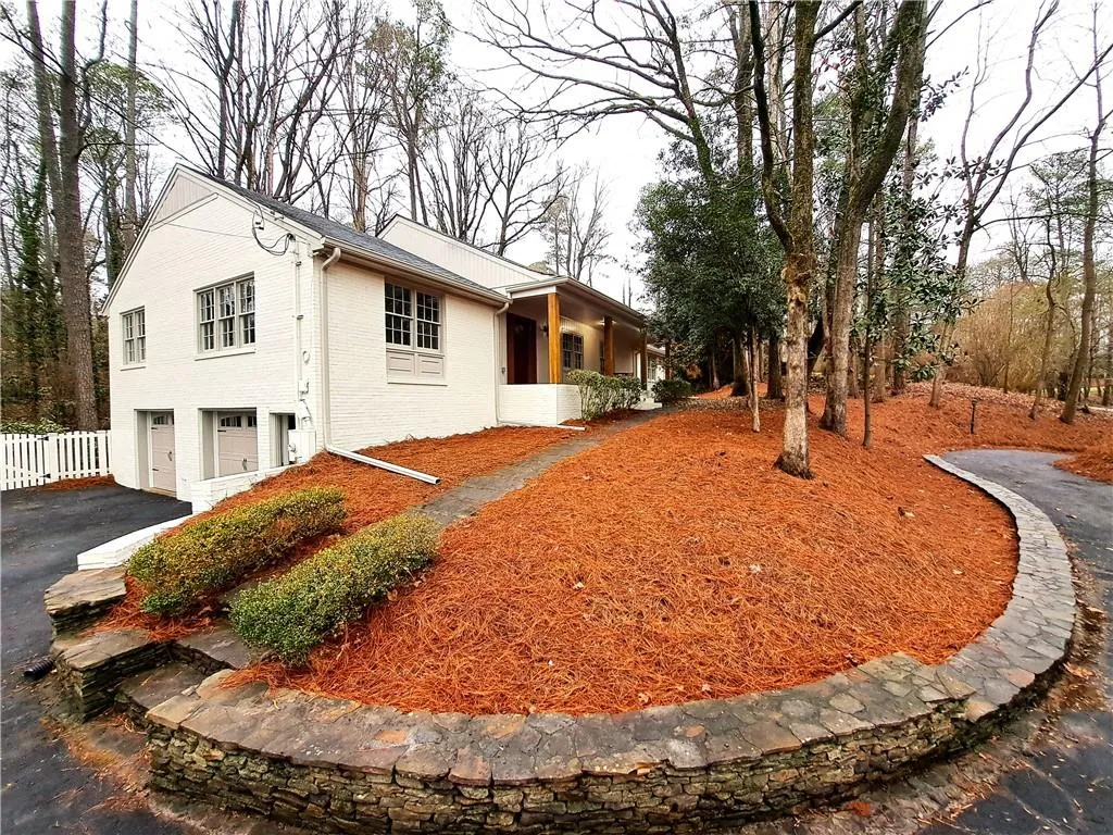 7130 Brandon Mill Road, Sandy Springs, Georgia 30328, 4 Bedrooms Bedrooms, ,3 BathroomsBathrooms,Residential,Sold,7130 Brandon Mill Road,7162667