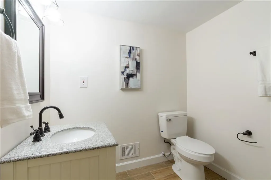 7130 Brandon Mill Road, Sandy Springs, Georgia 30328, 4 Bedrooms Bedrooms, ,3 BathroomsBathrooms,Residential,Sold,7130 Brandon Mill Road,7162667