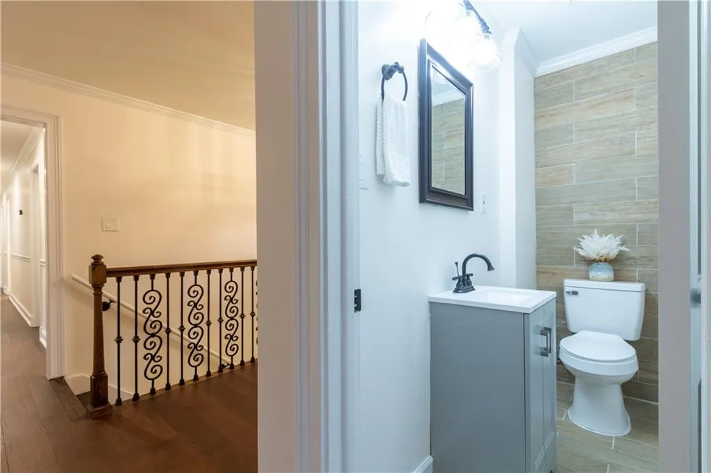 7130 Brandon Mill Road, Sandy Springs, Georgia 30328, 4 Bedrooms Bedrooms, ,3 BathroomsBathrooms,Residential,Sold,7130 Brandon Mill Road,7162667