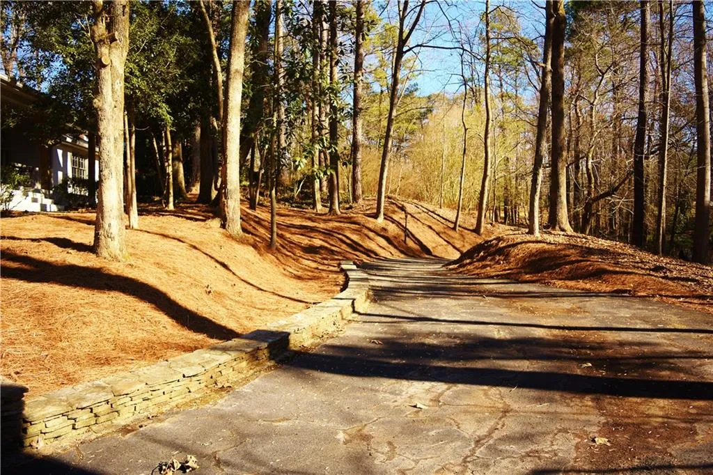 7130 Brandon Mill Road, Sandy Springs, Georgia 30328, 4 Bedrooms Bedrooms, ,3 BathroomsBathrooms,Residential,Sold,7130 Brandon Mill Road,7162667