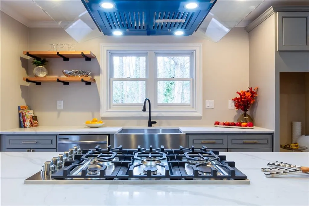 7130 Brandon Mill Road, Sandy Springs, Georgia 30328, 4 Bedrooms Bedrooms, ,3 BathroomsBathrooms,Residential,Sold,7130 Brandon Mill Road,7162667