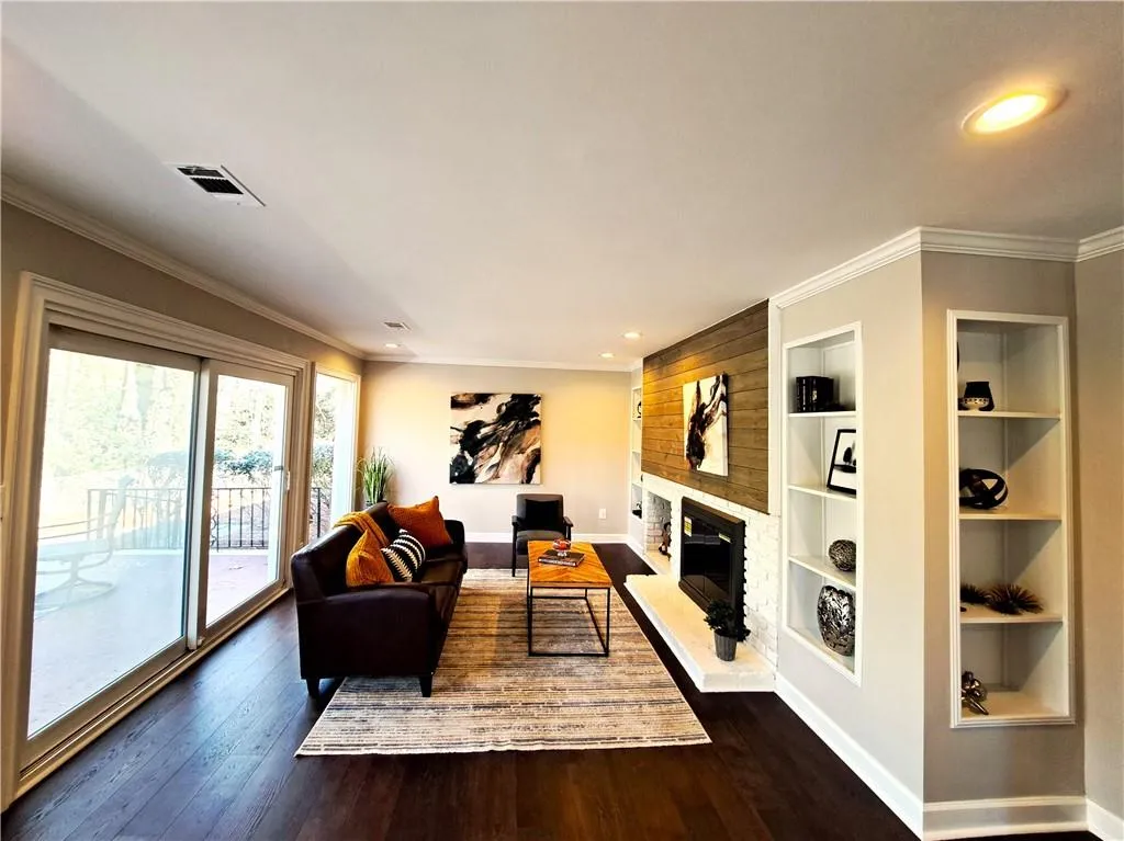 7130 Brandon Mill Road, Sandy Springs, Georgia 30328, 4 Bedrooms Bedrooms, ,3 BathroomsBathrooms,Residential,Sold,7130 Brandon Mill Road,7162667