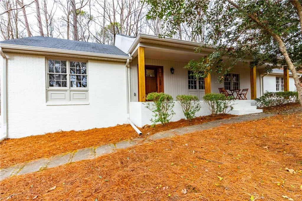 7130 Brandon Mill Road, Sandy Springs, Georgia 30328, 4 Bedrooms Bedrooms, ,3 BathroomsBathrooms,Residential,Sold,7130 Brandon Mill Road,7162667