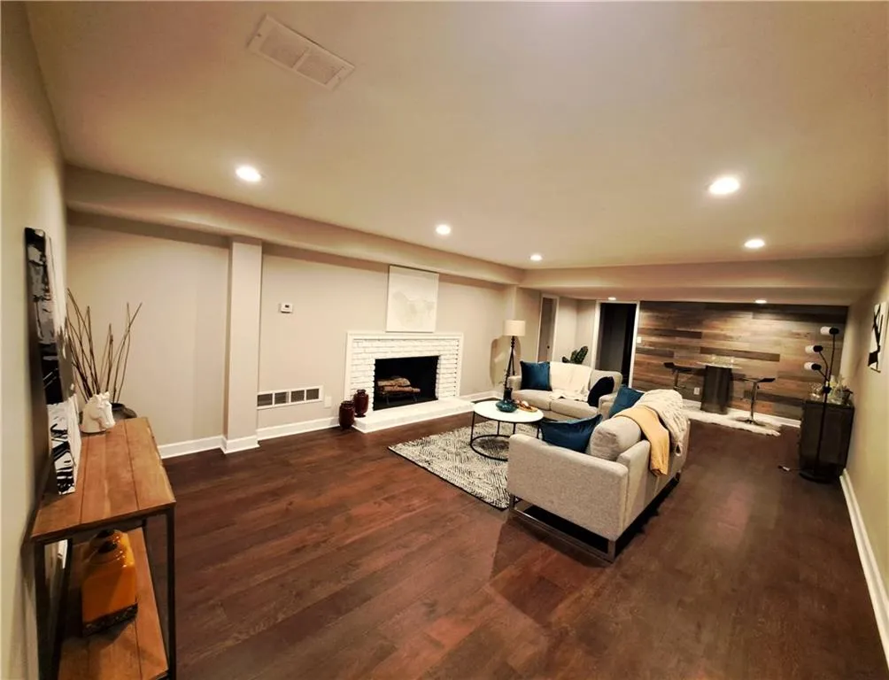 7130 Brandon Mill Road, Sandy Springs, Georgia 30328, 4 Bedrooms Bedrooms, ,3 BathroomsBathrooms,Residential,Sold,7130 Brandon Mill Road,7162667