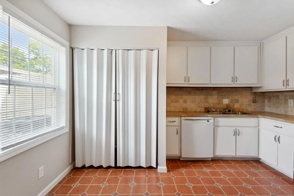 360 Winding River Drive Unit K, Atlanta, Georgia 30350, 3 Bedrooms Bedrooms, ,2 BathroomsBathrooms,Residential,Sold,360 Winding River Drive Unit K,7098182