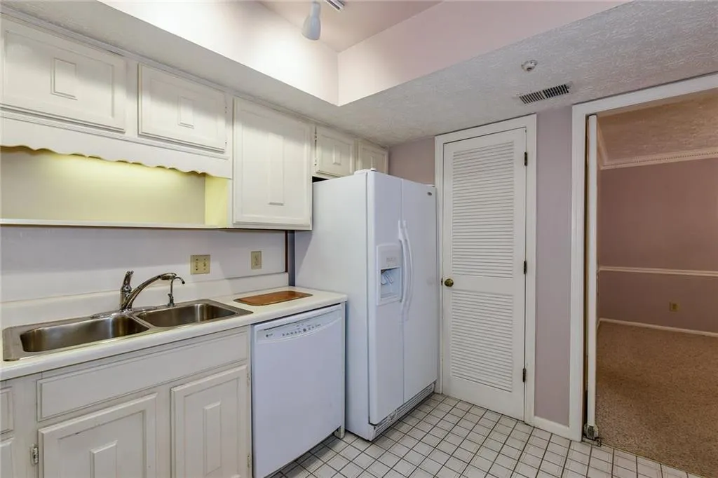 434 The North Chace, Atlanta, Georgia 30328, 3 Bedrooms Bedrooms, ,2 BathroomsBathrooms,Residential,Sold,434 The North Chace,5735464