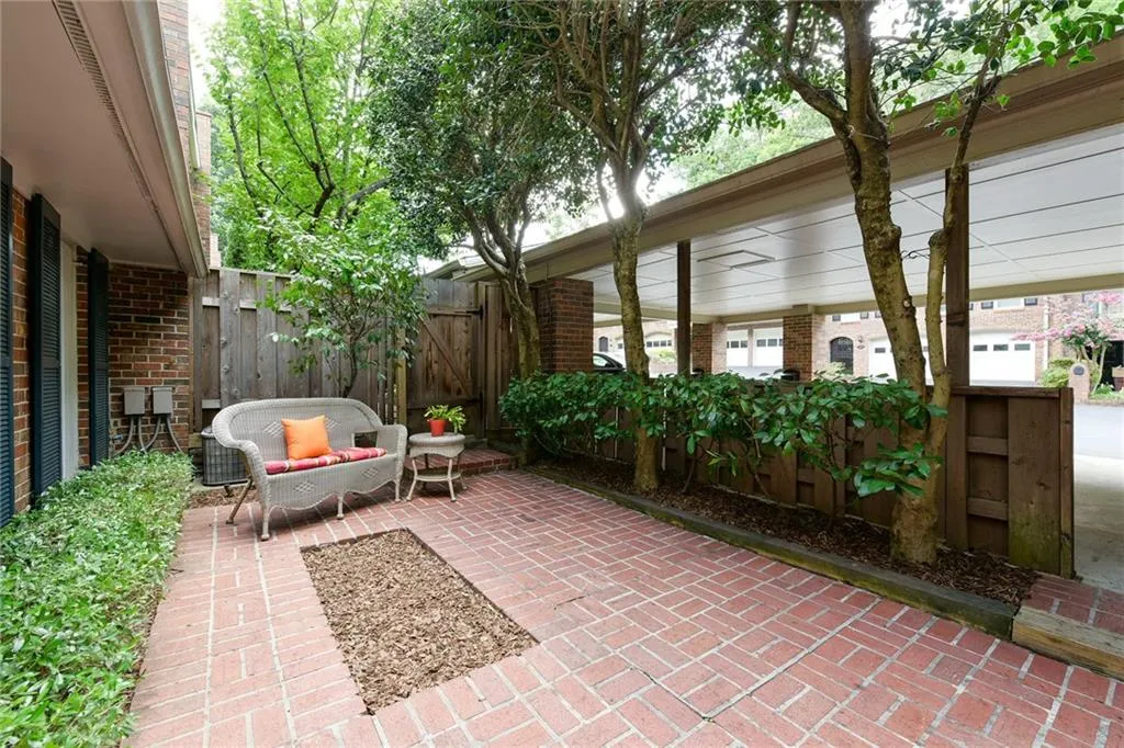 434 The North Chace, Atlanta, Georgia 30328, 3 Bedrooms Bedrooms, ,2 BathroomsBathrooms,Residential,Sold,434 The North Chace,5735464