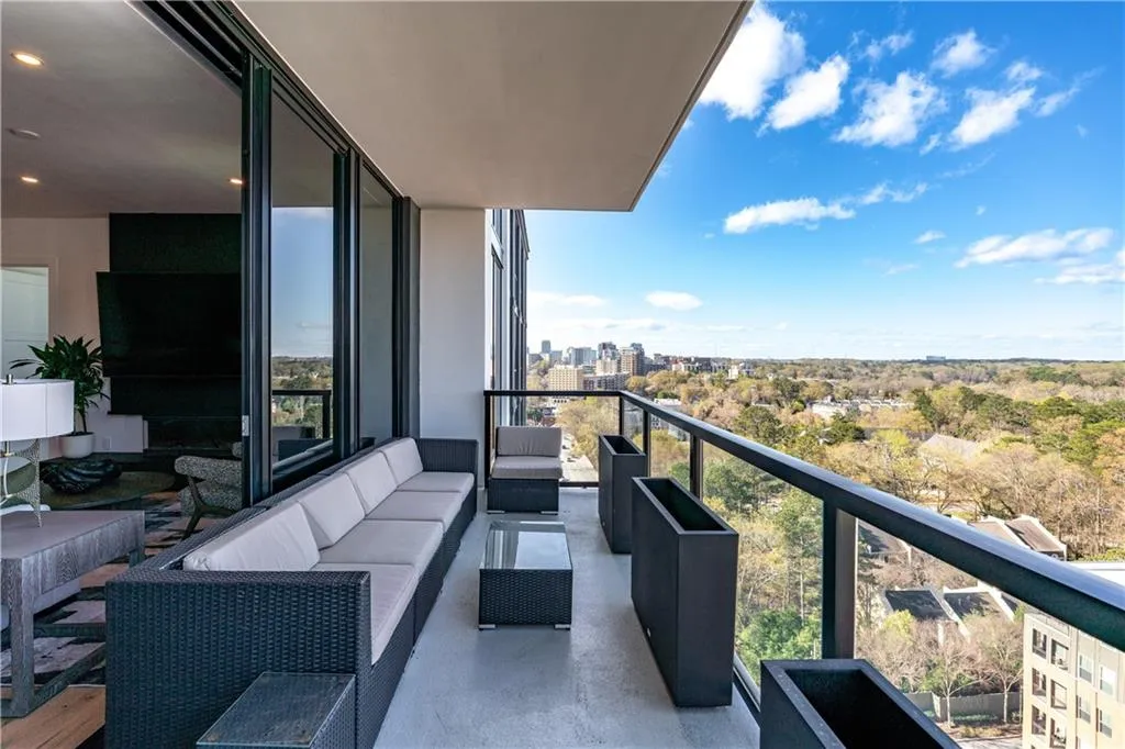 Balcony with an outdoor hangout area