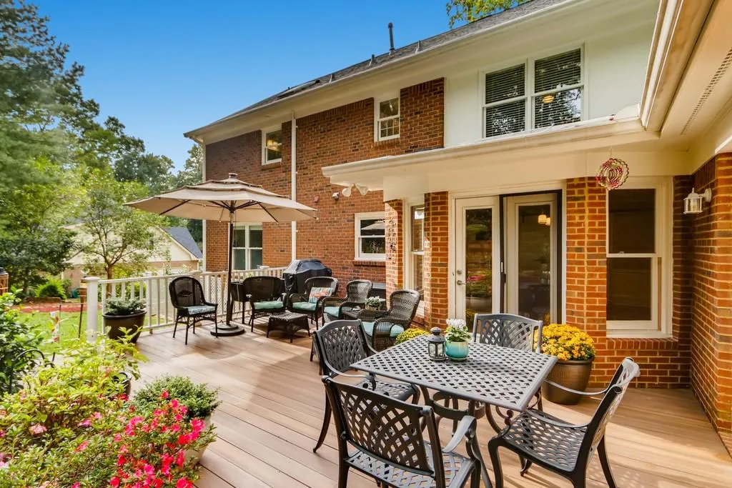 5065 Magnolia Bluff Drive, Sandy Springs, Georgia 30350, 4 Bedrooms Bedrooms, ,3 BathroomsBathrooms,Residential,Sold,5065 Magnolia Bluff Drive,6780916