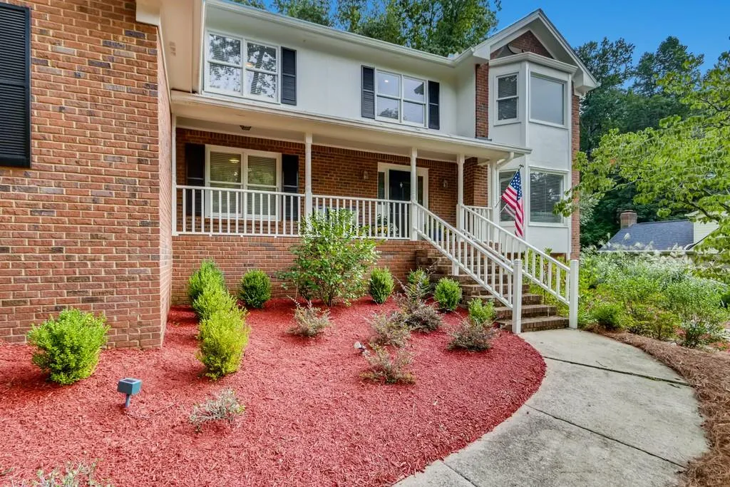 5065 Magnolia Bluff Drive, Sandy Springs, Georgia 30350, 4 Bedrooms Bedrooms, ,3 BathroomsBathrooms,Residential,Sold,5065 Magnolia Bluff Drive,6780916