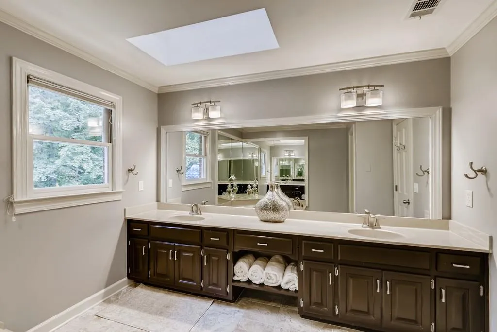 5065 Magnolia Bluff Drive, Sandy Springs, Georgia 30350, 4 Bedrooms Bedrooms, ,3 BathroomsBathrooms,Residential,Sold,5065 Magnolia Bluff Drive,6780916